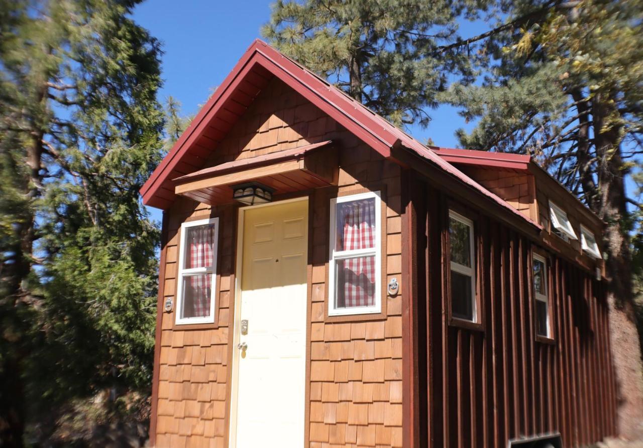 Storybook Village Pine Cove Екстер'єр фото